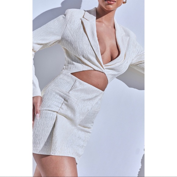 PrettyLittleThing Cream Cut-Out Blazer Dress - Picture 3 of 7